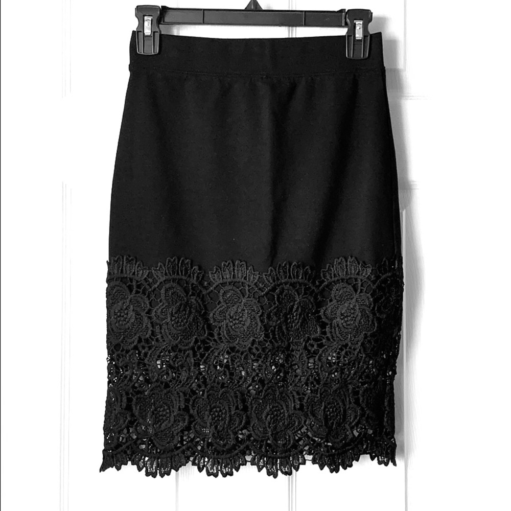 Haute Monde Lace Pencil Skirt